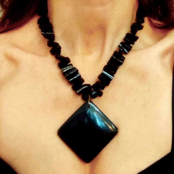 Vintage Jewelry - Vintage Oversized Onyx and Wood Necklace